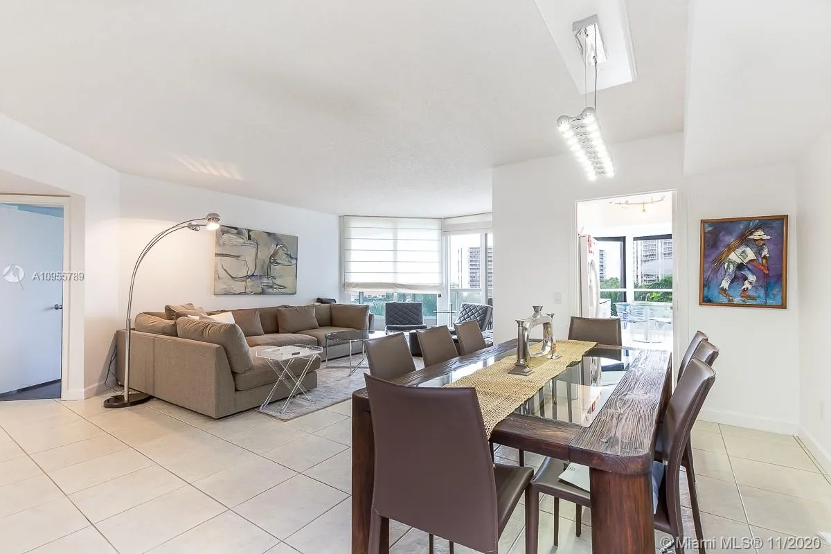 21055 Yacht Club Dr # 605, Aventura FL 33180