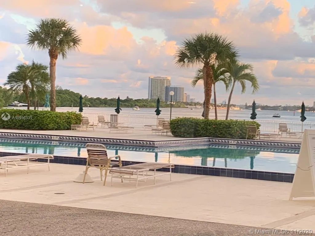 300 Bayview Dr # 207, Sunny Isles Beach FL 33160