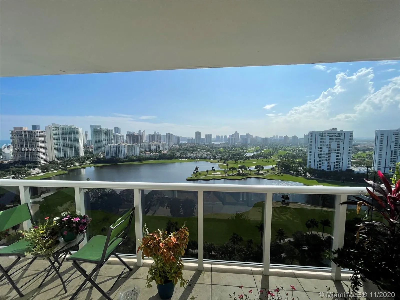 1 bedroom 1 bath for sale at 3625 N Country Club Dr # 2507, Aventura FL 33180