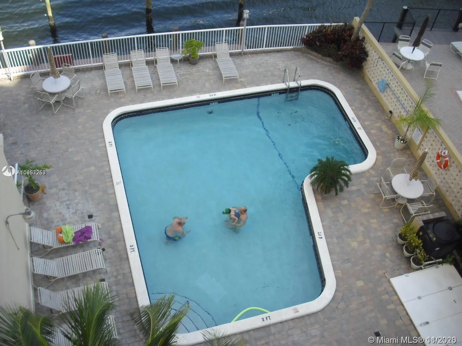 121 Golden Isles Dr # 407, Hallandale Beach FL 33009