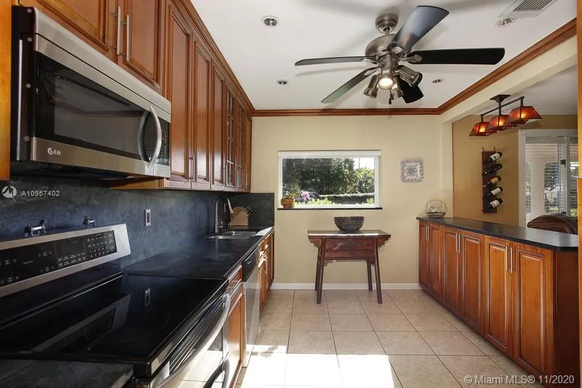 8000 SW 62 Ct, Miami FL 33143