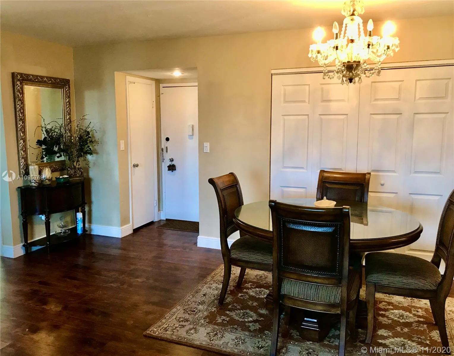 8024 Tatum Waterway Dr # 5A, Miami Beach FL 33141