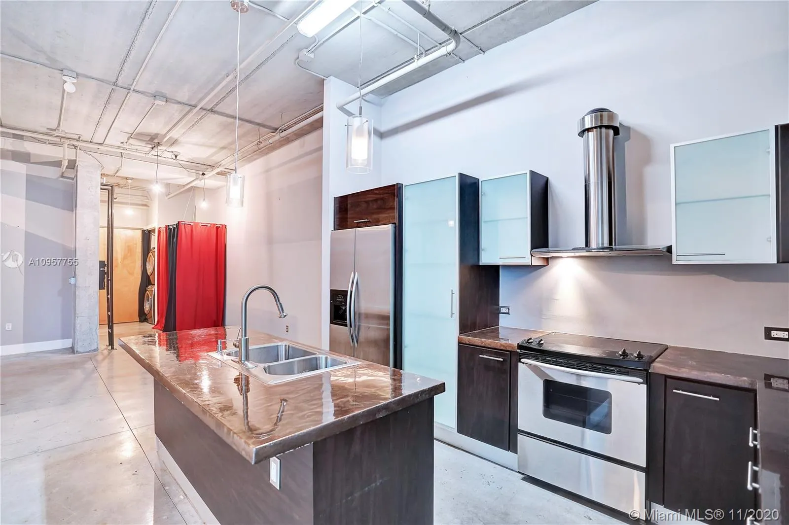 1 bedroom 1 bath for sale at 425 N Andrews Ave # 304, Fort Lauderdale FL 33301