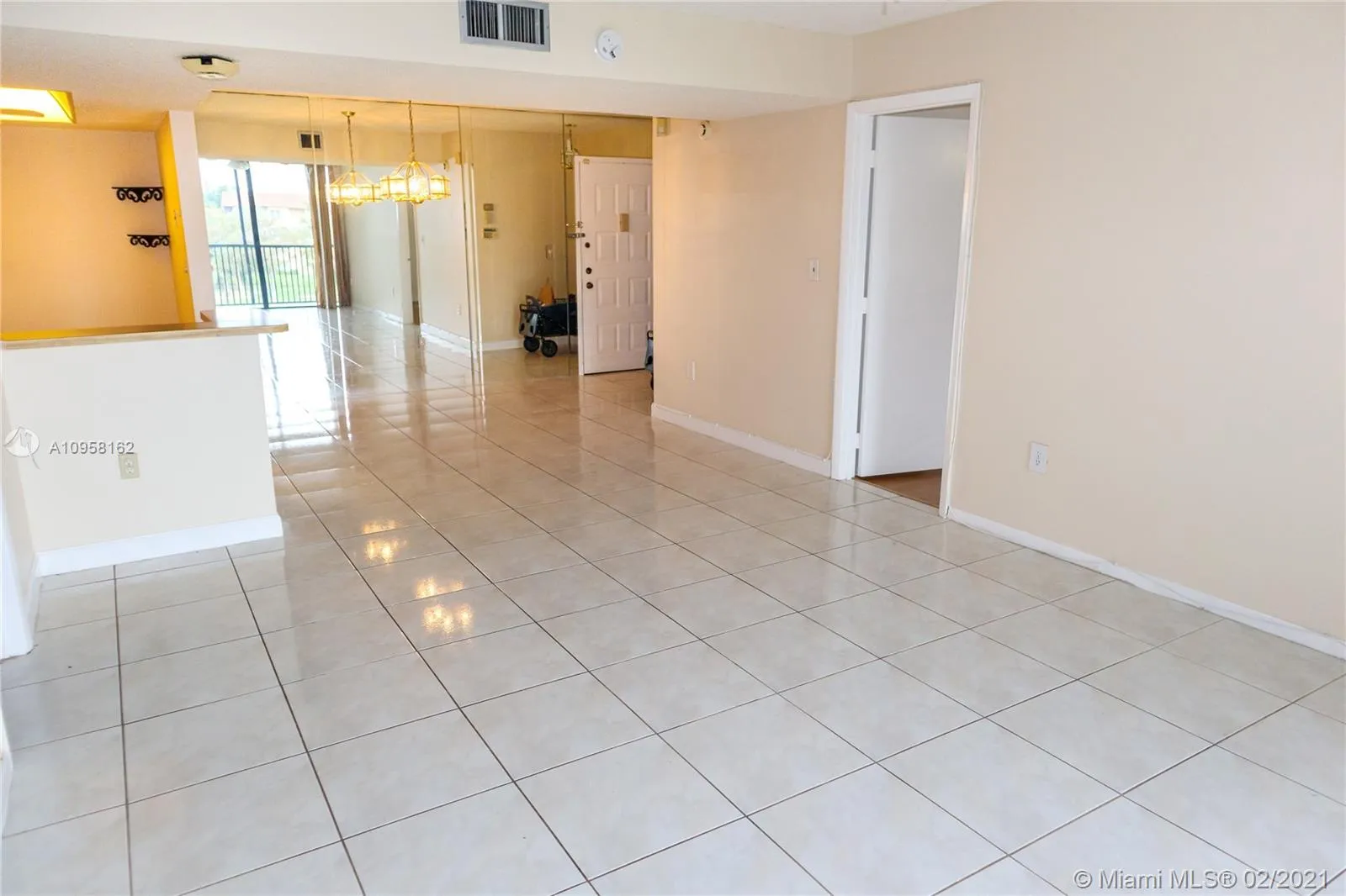 5550 NW 44th St # 404B, Lauderhill FL 33319