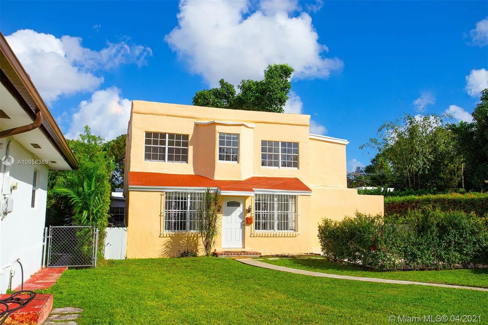4 bedroom 2 bath for sale at 837 El Rado St, Coral Gables FL 33134