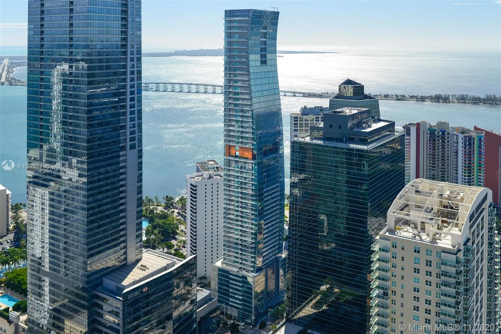 1 bedroom 1 bath for sale at 1451 Brickell Ave # 1202, Miami FL 33131