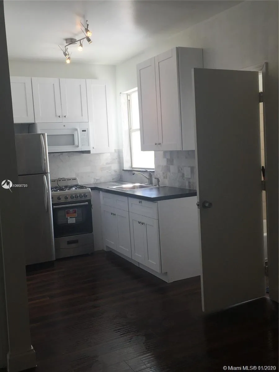 642 Michigan Ave # 21, Miami Beach FL 33139