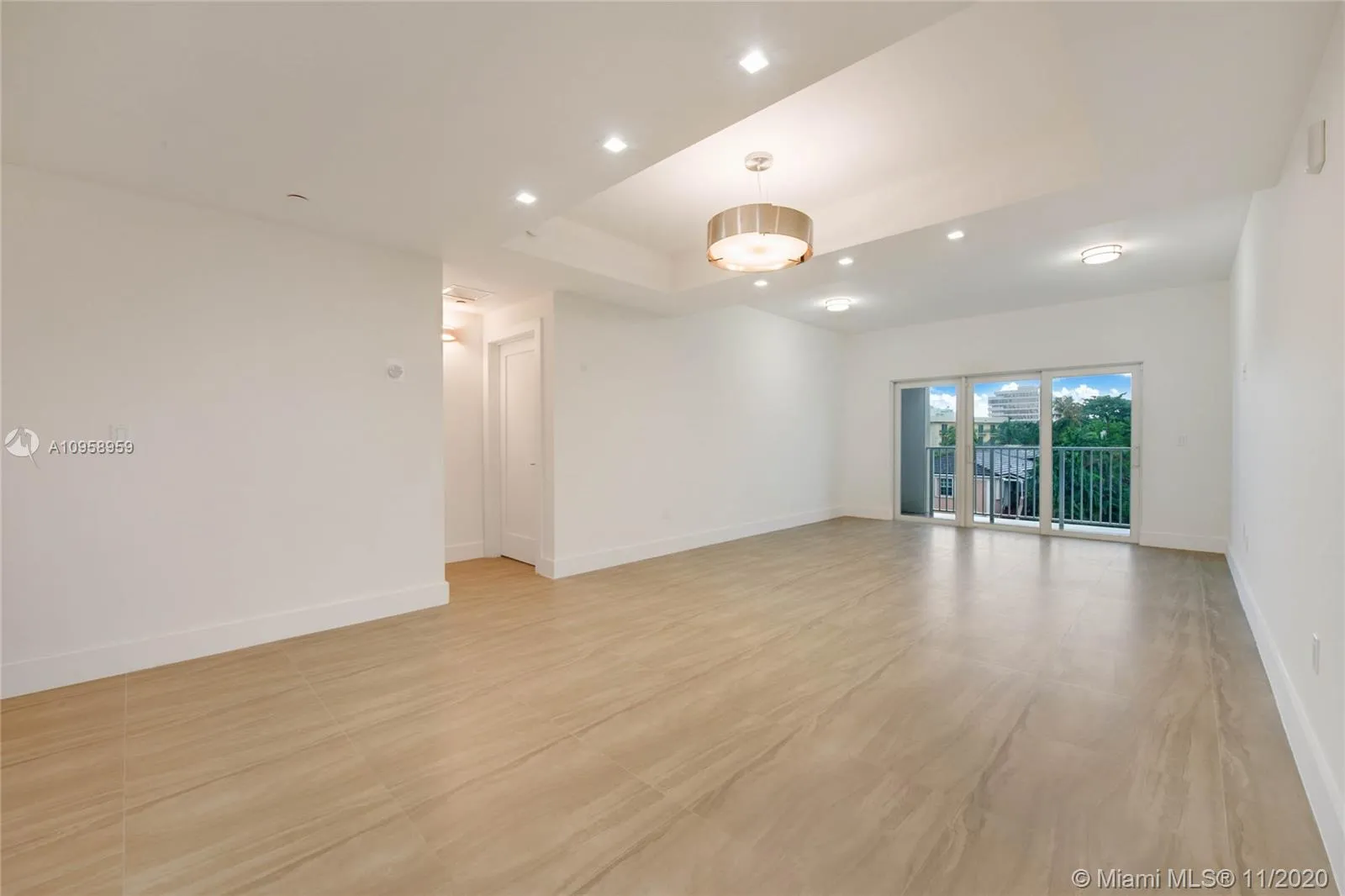 2 bedroom 2 bath for sale at 120 Salamanca Ave # 2A, Coral Gables FL 33134