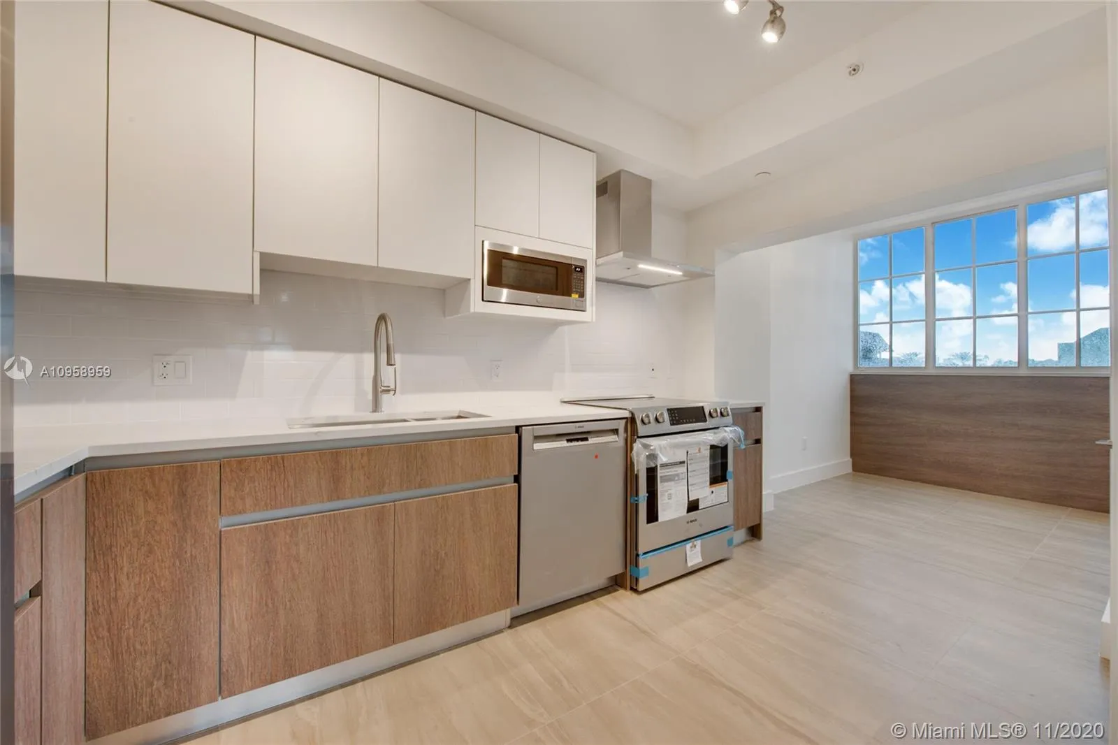 120 Salamanca Ave # 2A, Coral Gables FL 33134