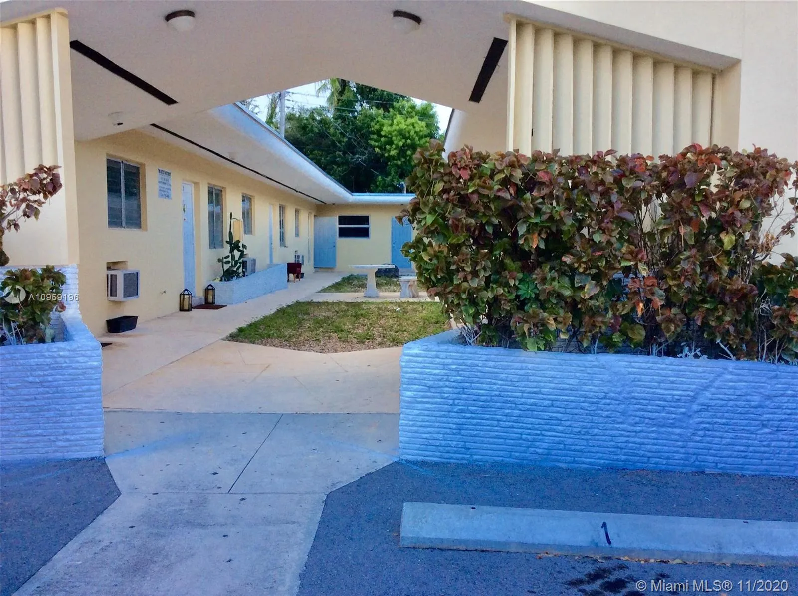 1217 NE 127th St, North Miami FL 33161