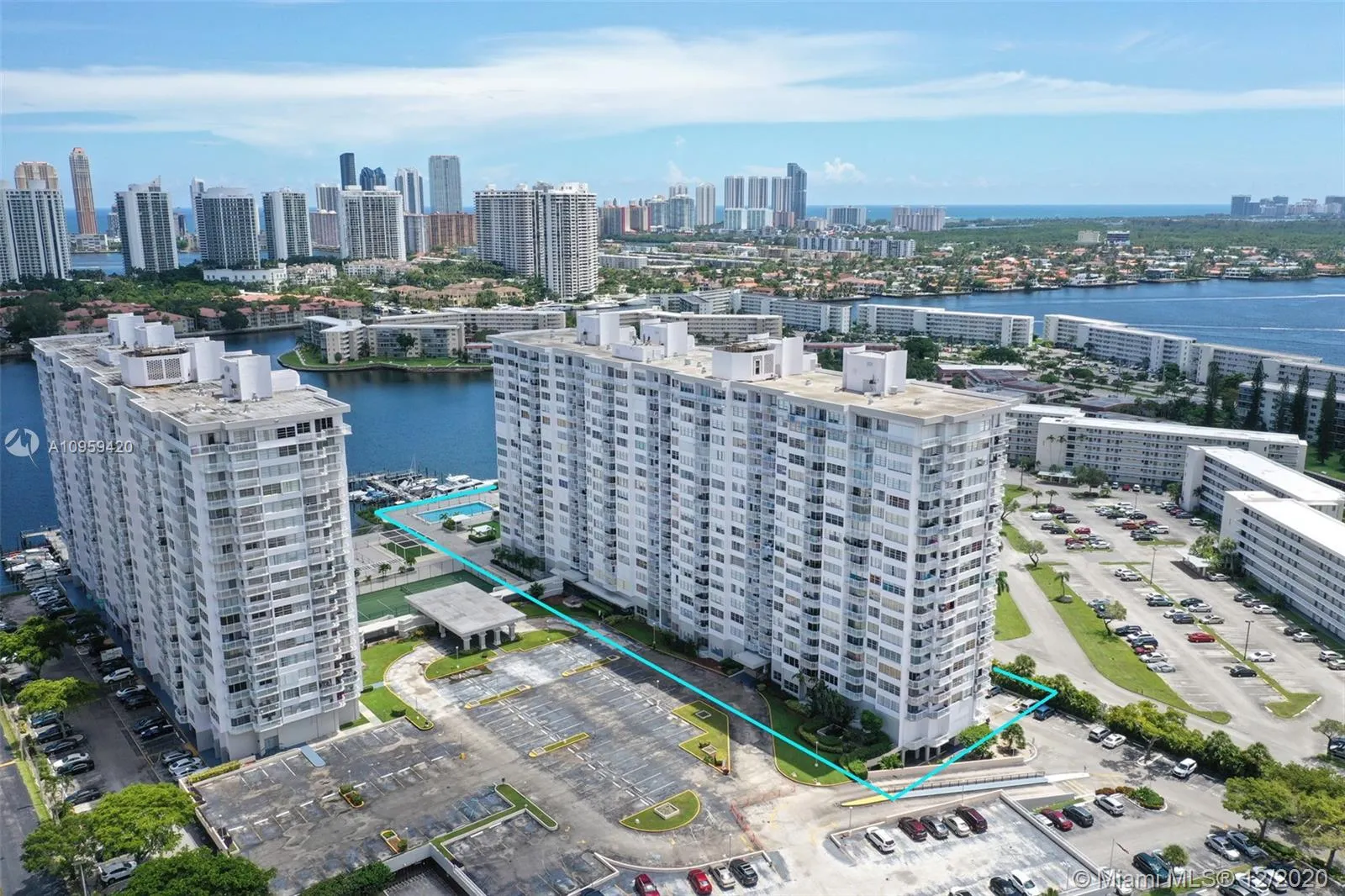 2 bedroom 2 bath for sale at 18031 Biscayne Blvd # 1601, Aventura FL 33160