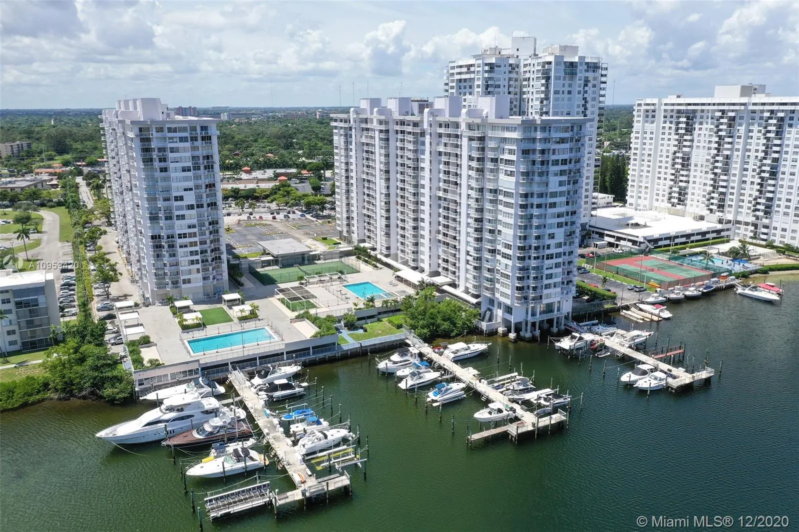 18031 Biscayne Blvd # 1601, Aventura FL 33160