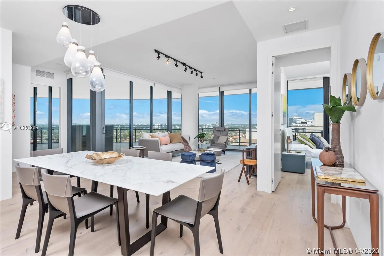 8701 Collins Ave # 905, Miami Beach FL 33154