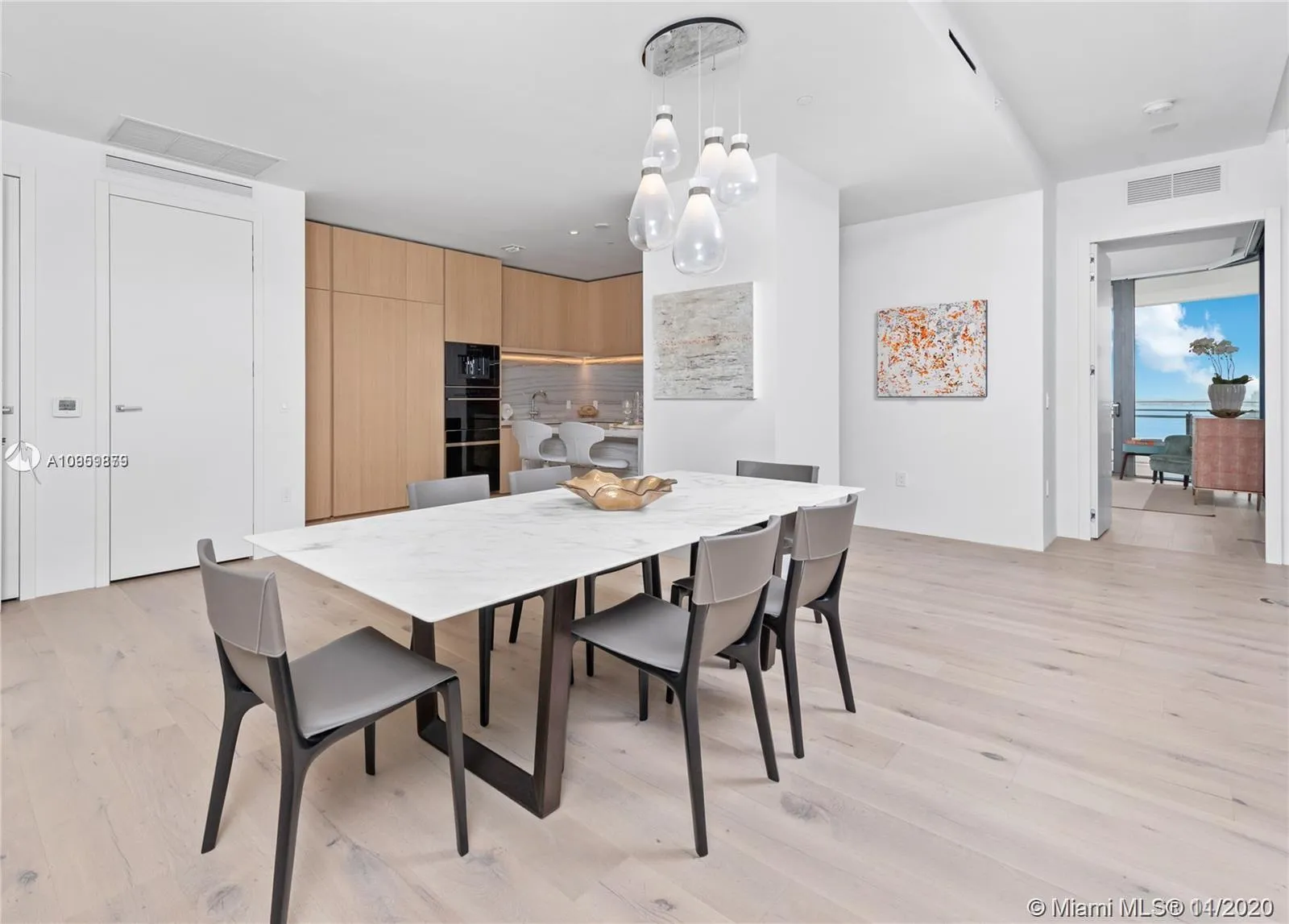 8701 Collins Ave # 905, Miami Beach FL 33154