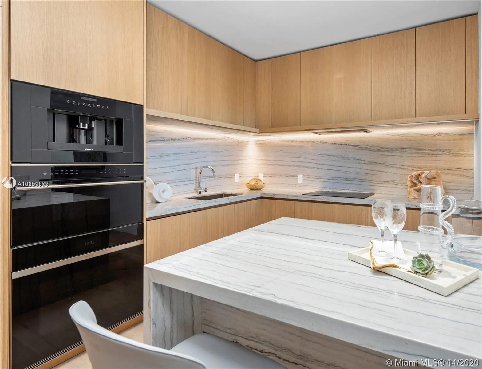 8701 Collins Ave # 905, Miami Beach FL 33154