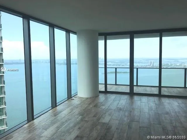 1 bedroom 2 bath for sale at 650 NE 32nd St # 4607, Miami FL 33137