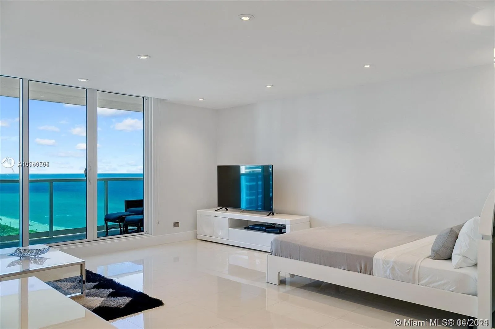 1 bath for rent at 2301 Collins Ave # 1211, Miami Beach FL 33139