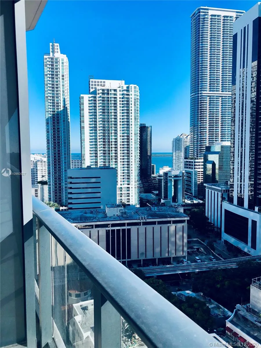 45 SW 9th St # 2004, Miami FL 33130