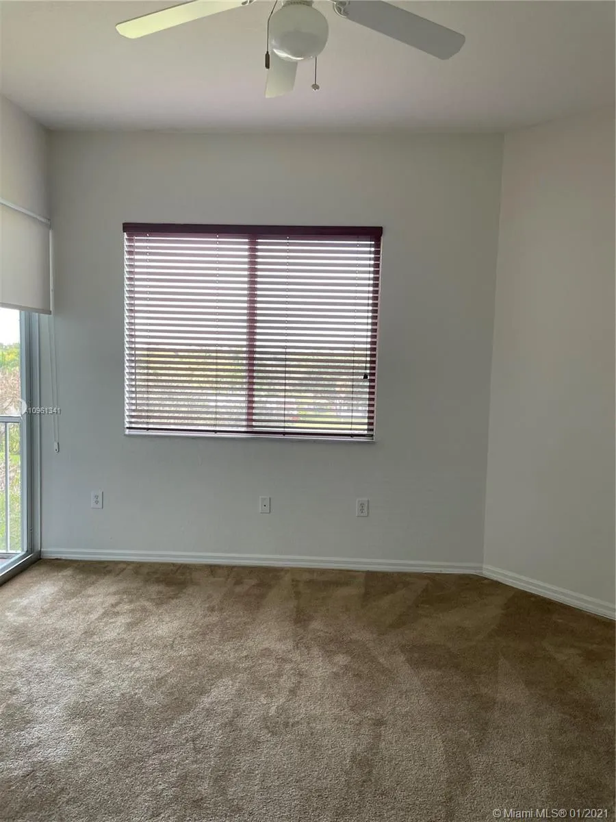 3600 Oaks Clubhouse Dr # 506, Pompano Beach FL 33069