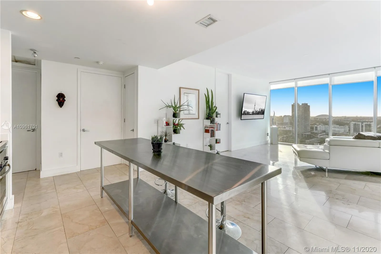 1040 Biscayne Blvd # 1806, Miami FL 33132