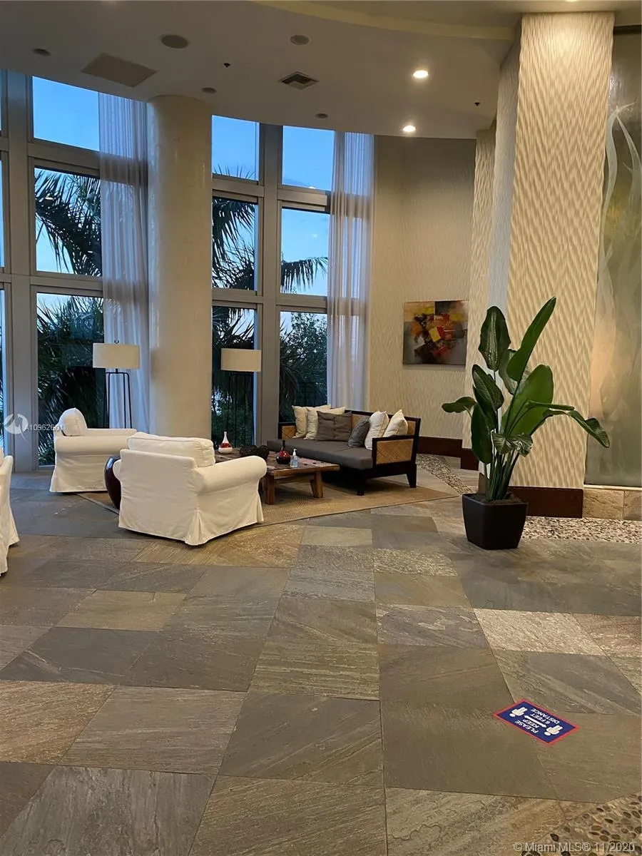 2681 N Flamingo Rd # 1701S, Sunrise FL 33323