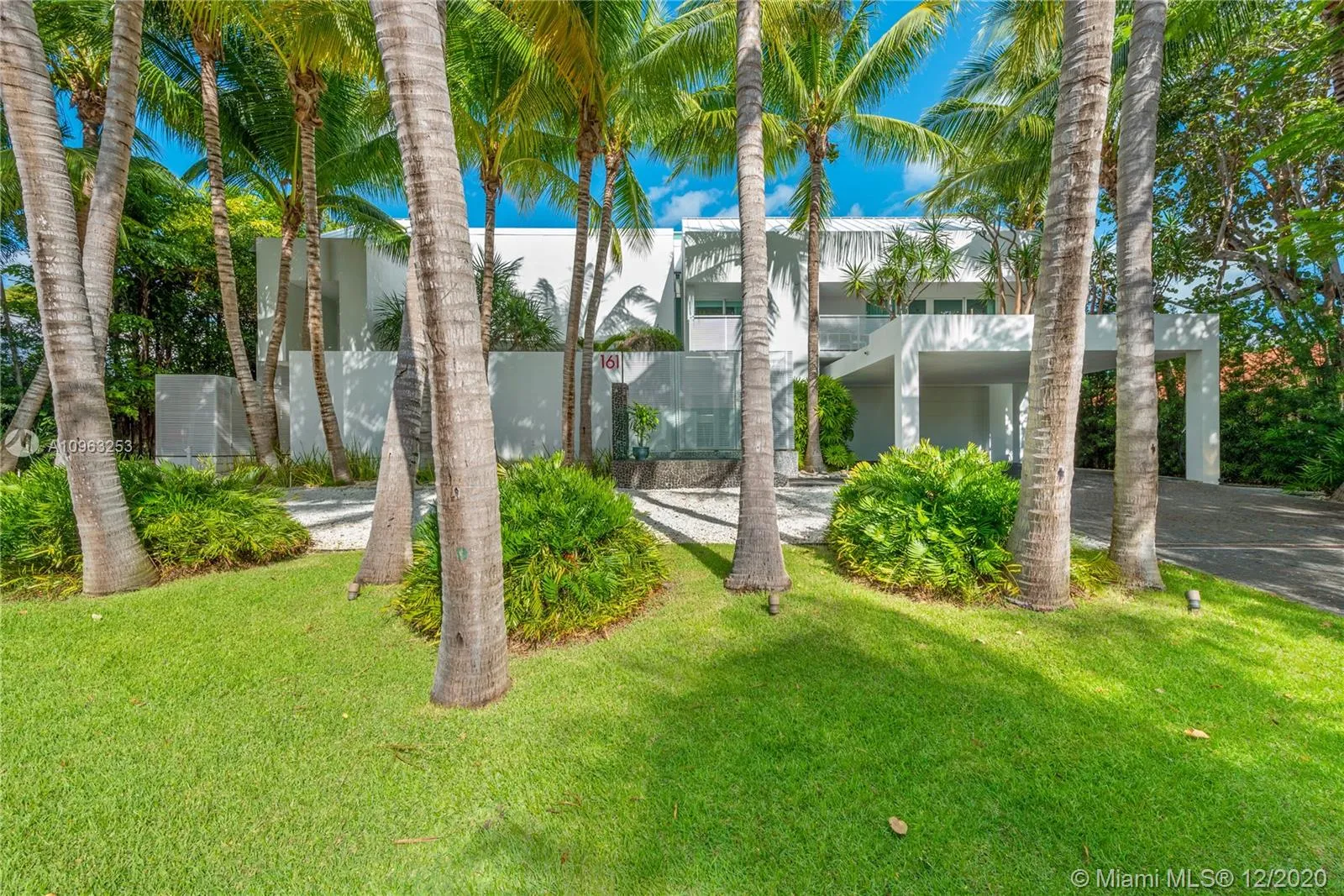 4 bedroom 4 bath for sale at 161 Cape Florida Dr, Key Biscayne FL 33149