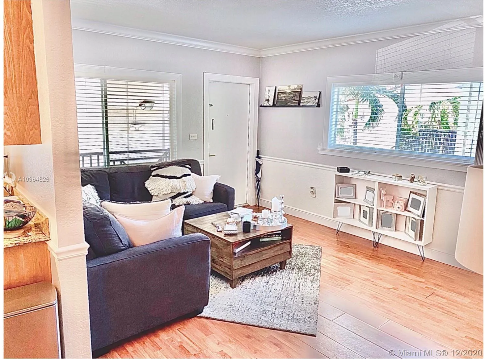 1 bedroom 1 bath for sale at 81 Edgewater Dr # 201, Coral Gables FL 33133