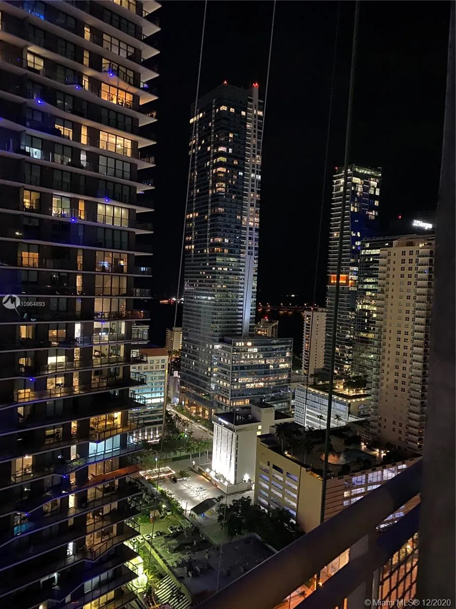 60 SW 13th St # 2820, Miami FL 33130