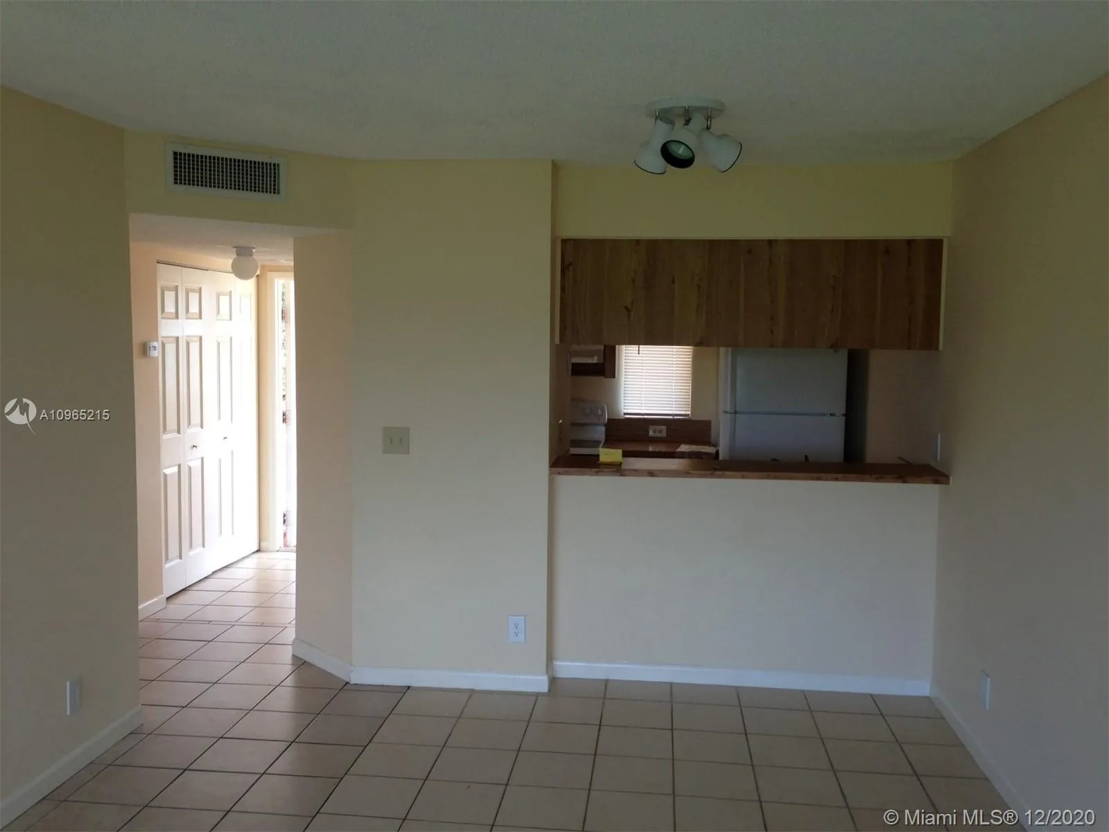 10127 Twin Lakes Dr # J, Coral Springs FL 33071