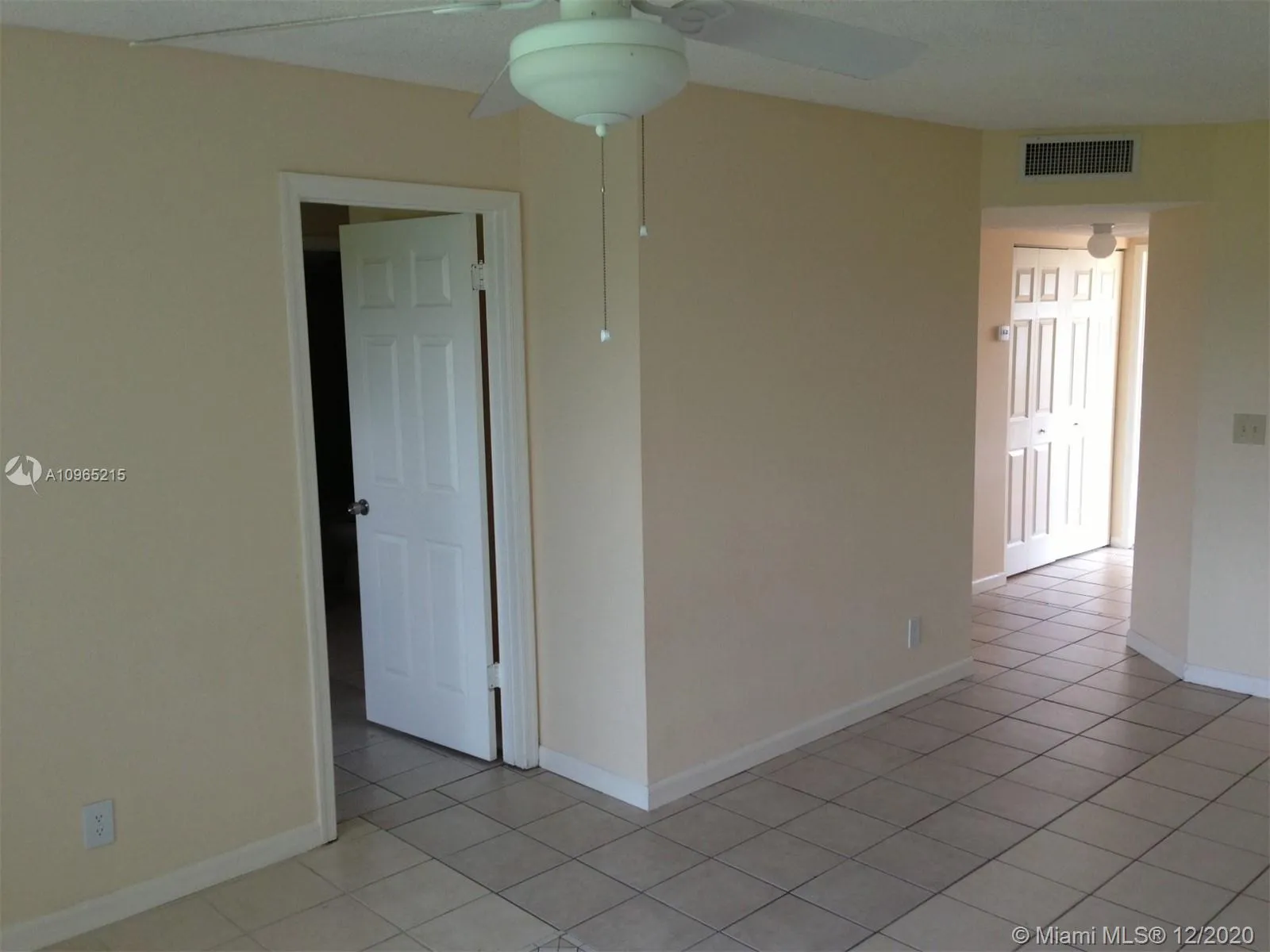 10127 Twin Lakes Dr # J, Coral Springs FL 33071