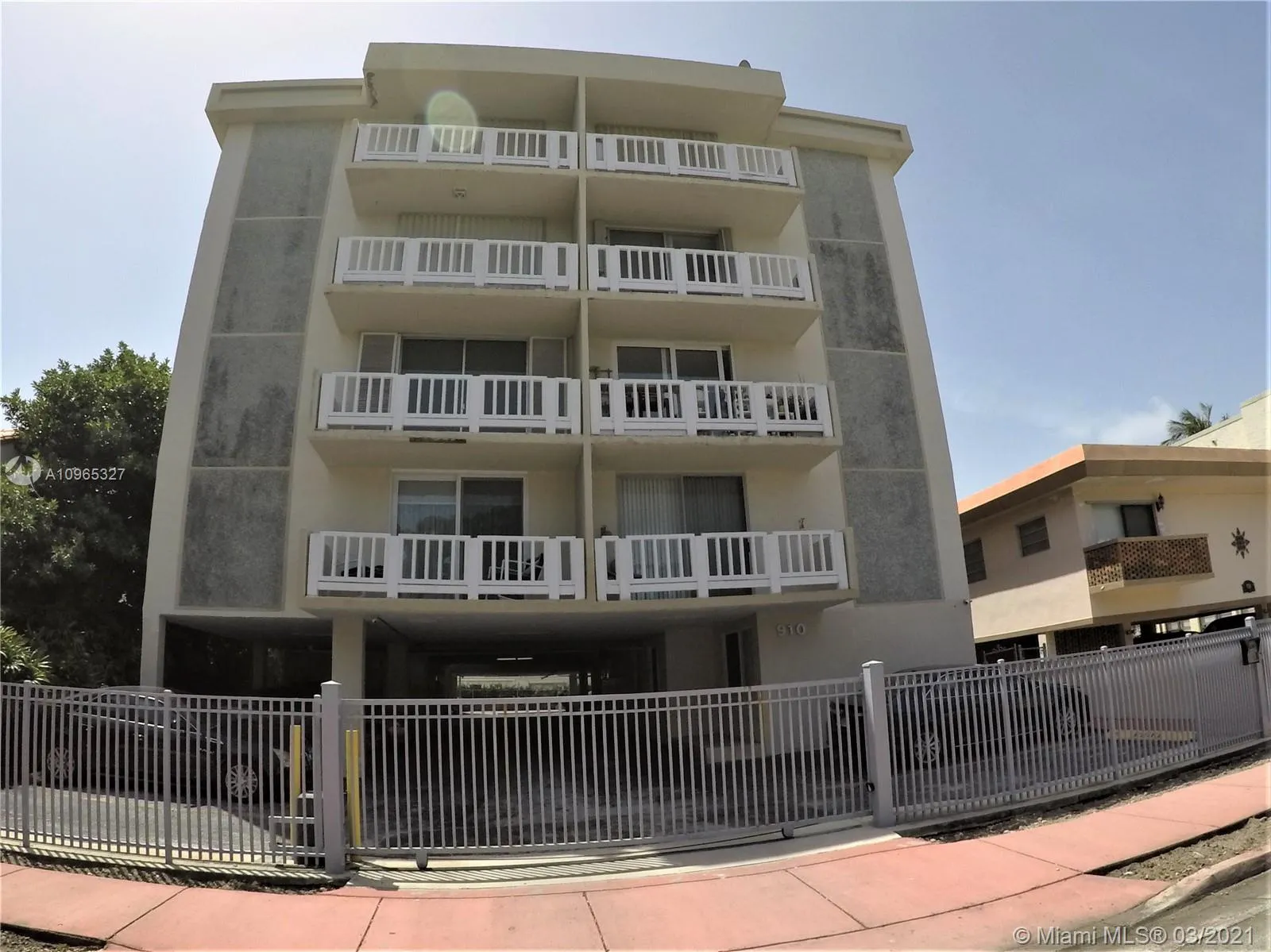 910 Michigan Ave # 403, Miami Beach FL 33139