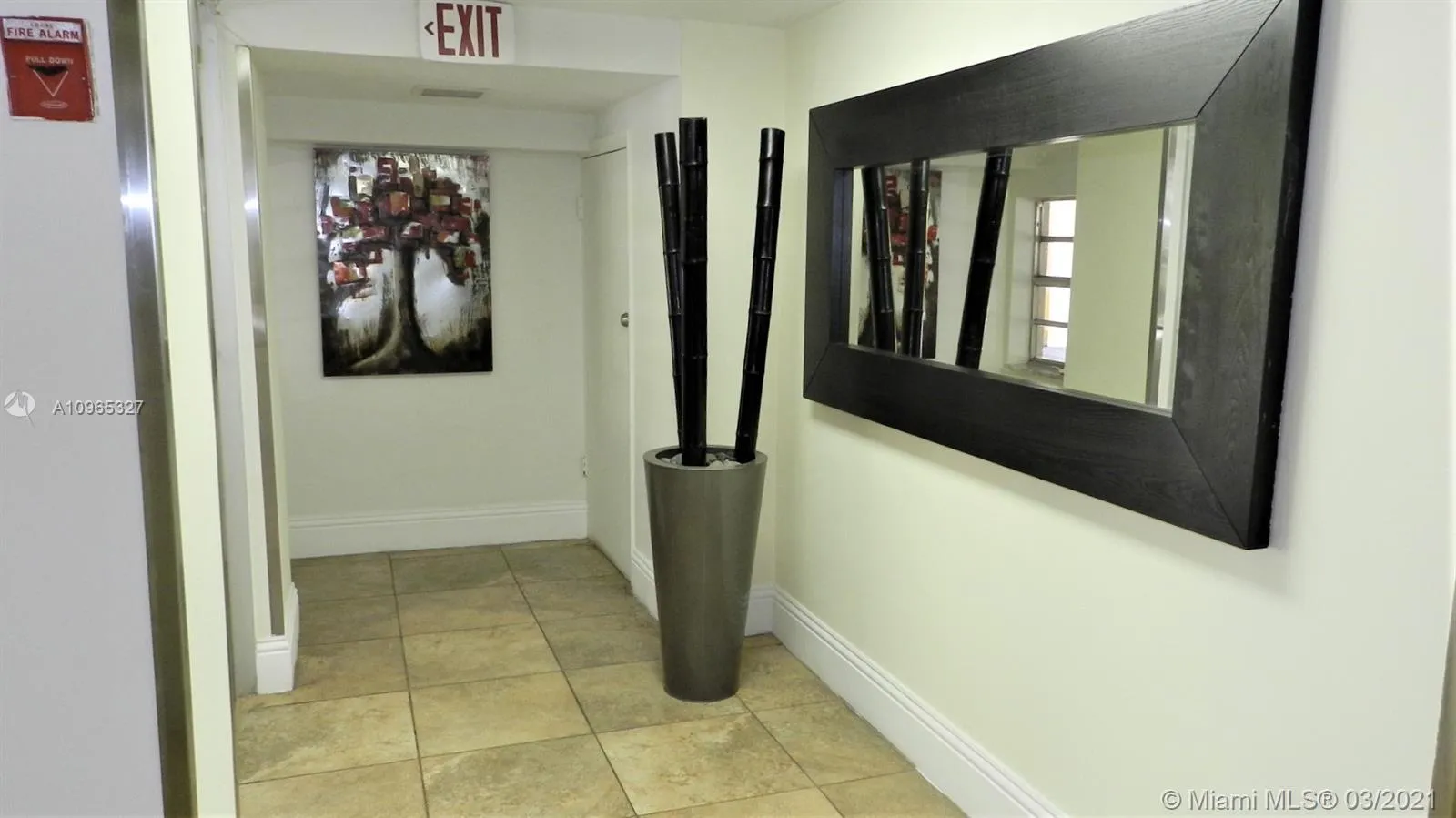 910 Michigan Ave # 403, Miami Beach FL 33139