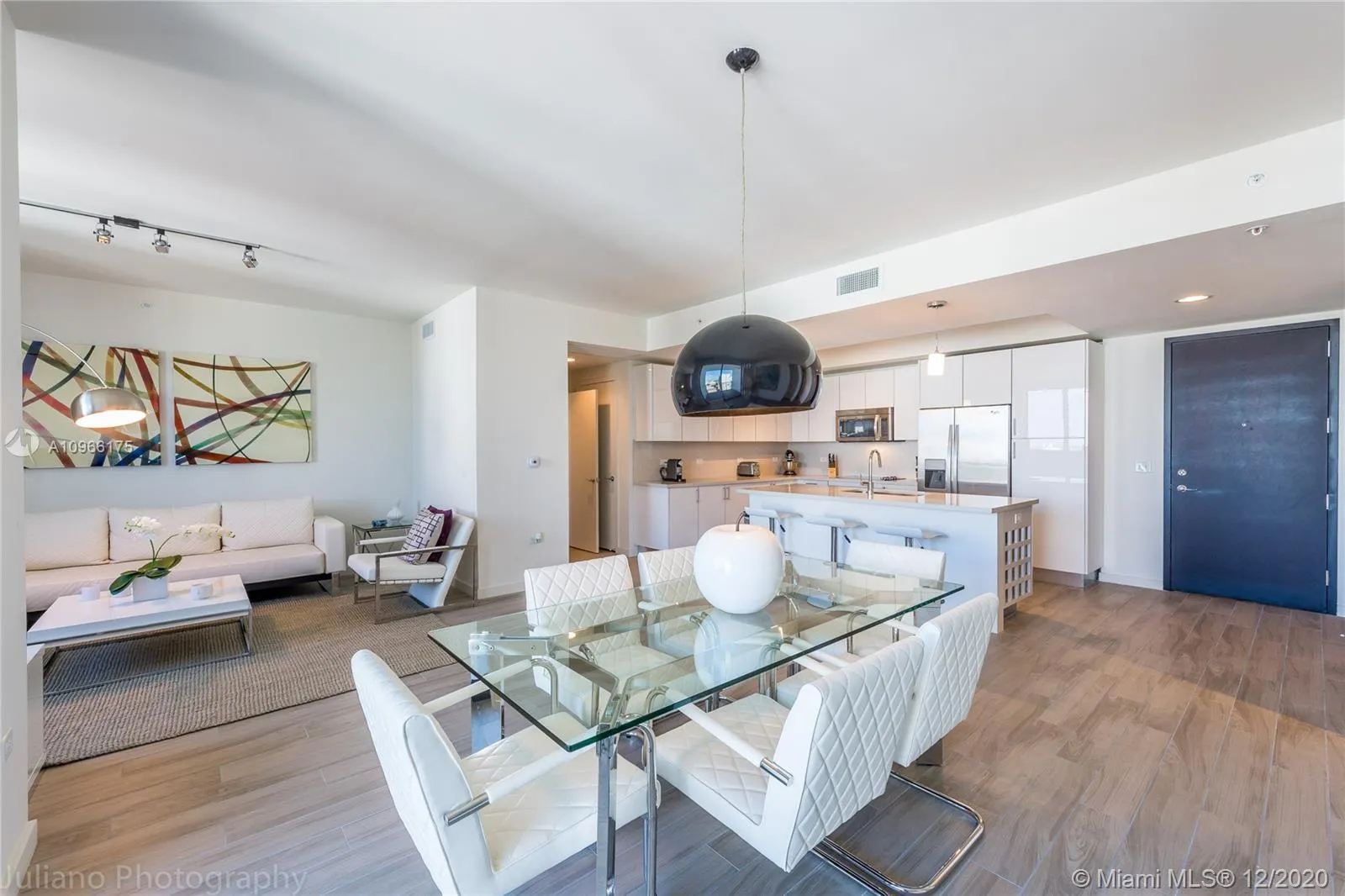 2 bedroom 2 bath for rent at 999 SW 1st Ave # 2006, Miami FL 33130