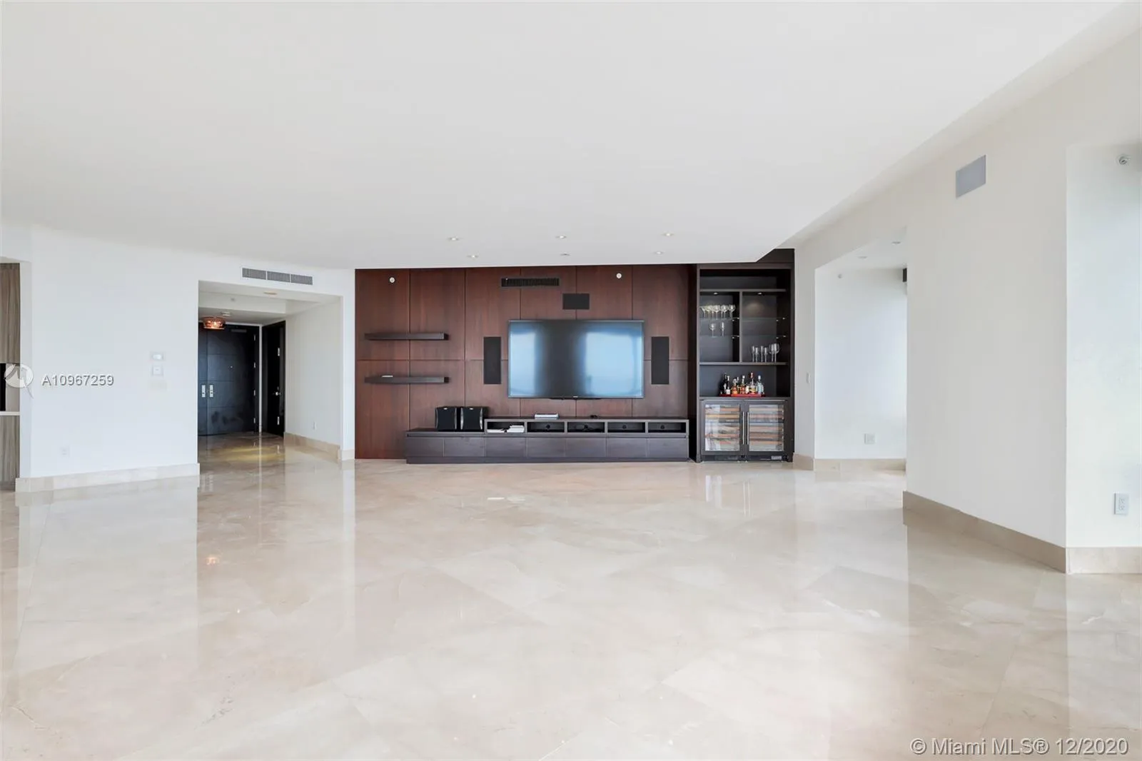 3 bedroom 4 bath for sale at 1425 Brickell Ave # 63F, Miami FL 33131