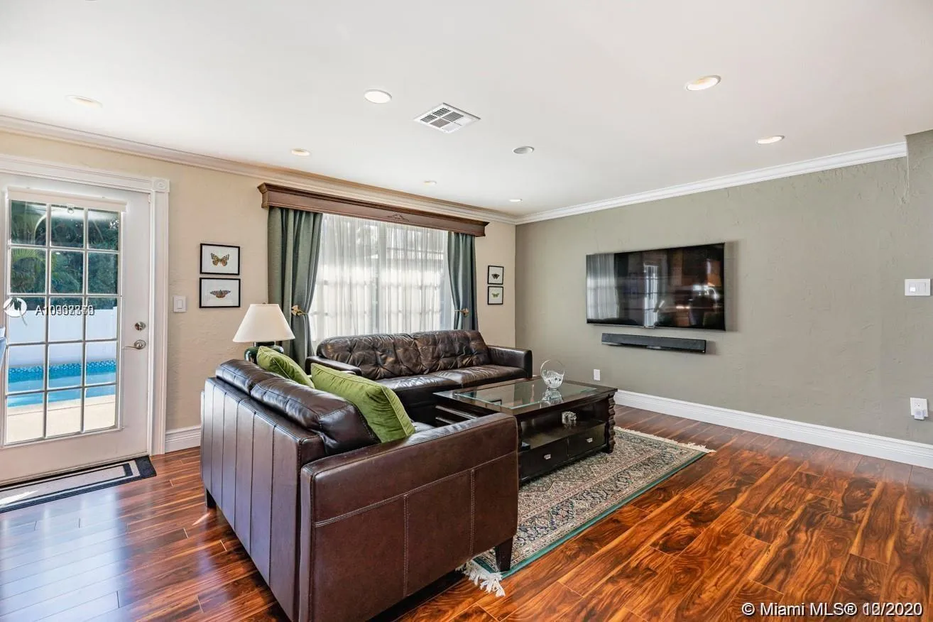 12200 NW 20th Ct, Plantation FL 33323