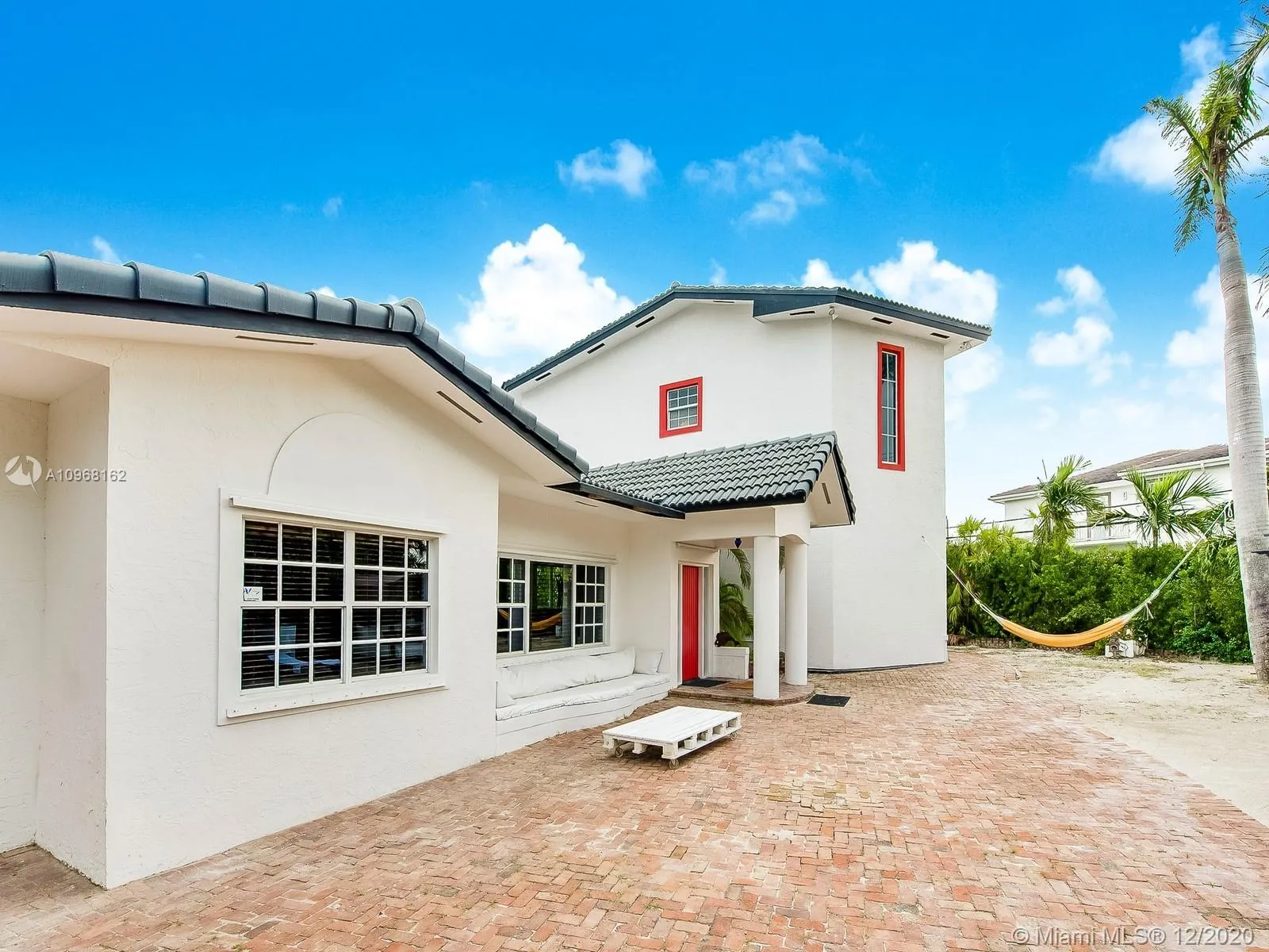 691 Ridgewood Rd, Key Biscayne FL 33149