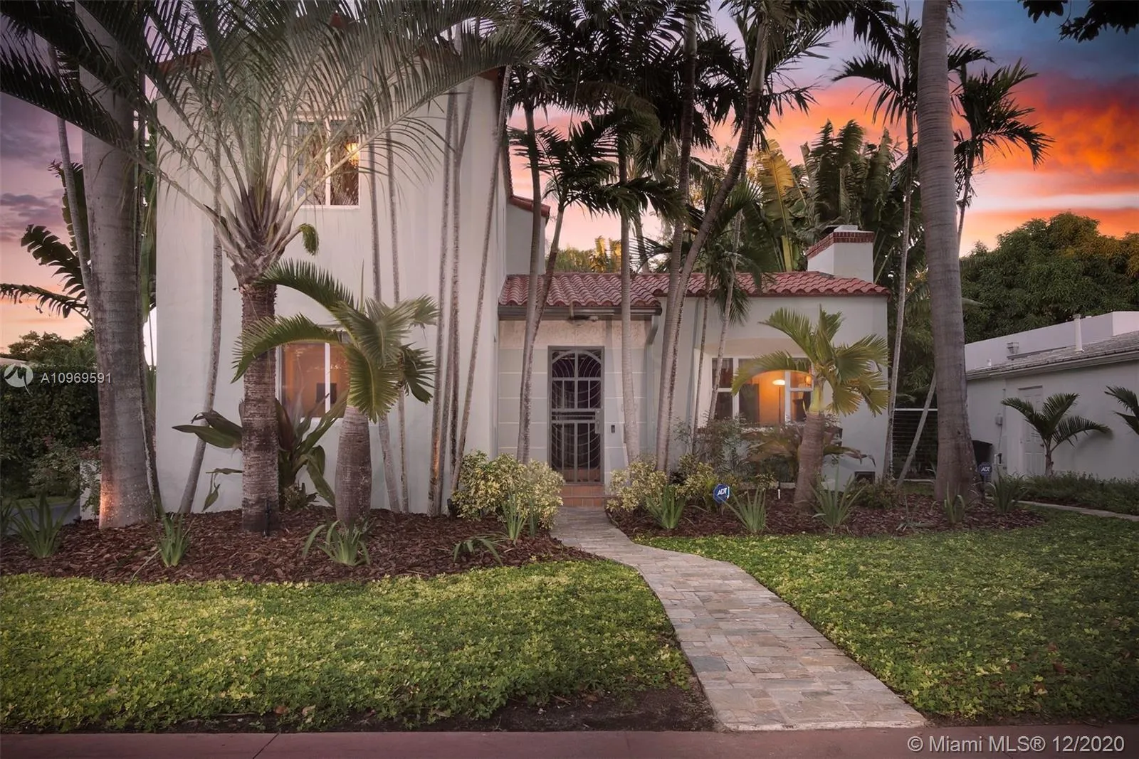 4 bedroom 3 bath for sale at 869 W 46th St, Miami Beach FL 33140