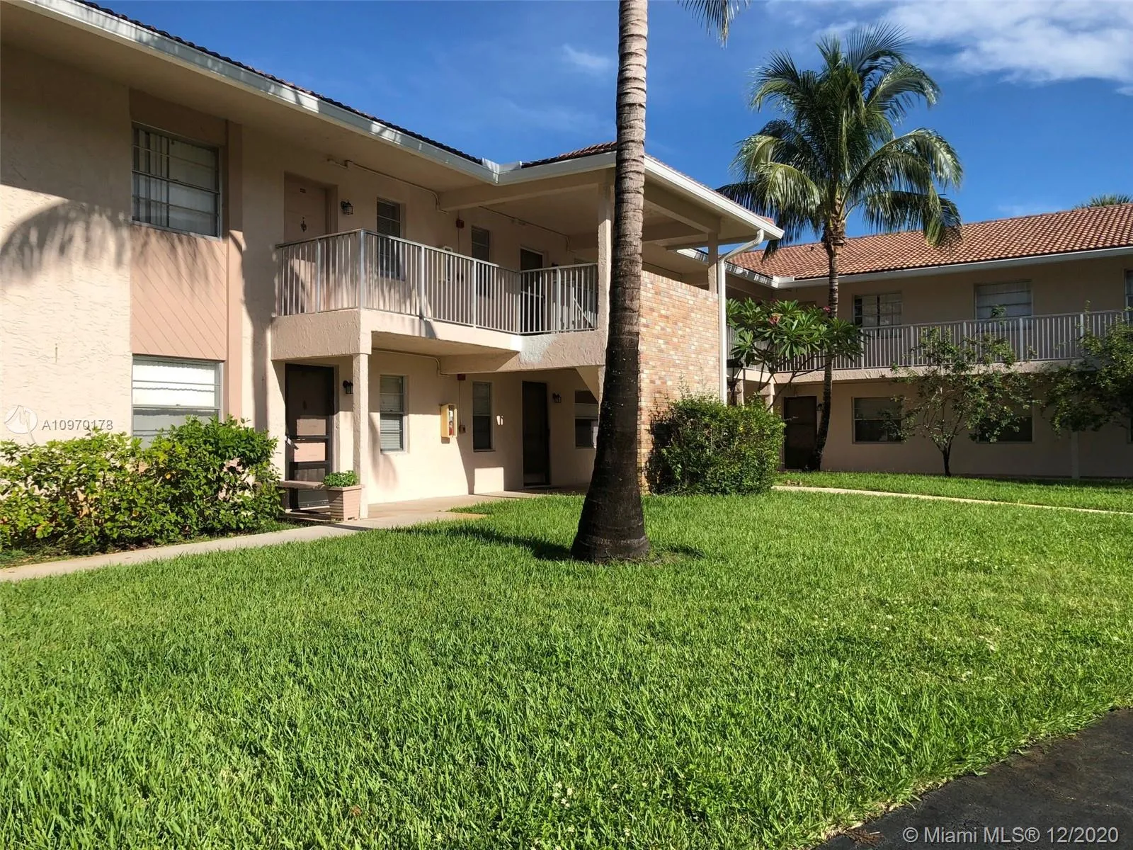 3 bedroom 2 bath Residential for sale at 8421 Royal Palm Blvd # 8421, Coral Springs FL 33065