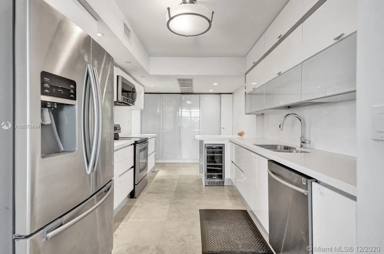 5700 Collins Ave # 4L, Miami Beach FL 33140