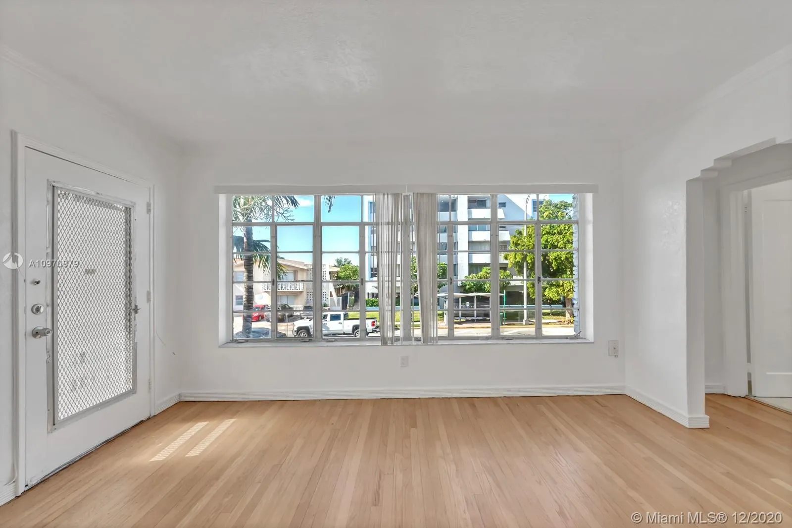 7445 Harding Ave # 208, Miami Beach FL 33141