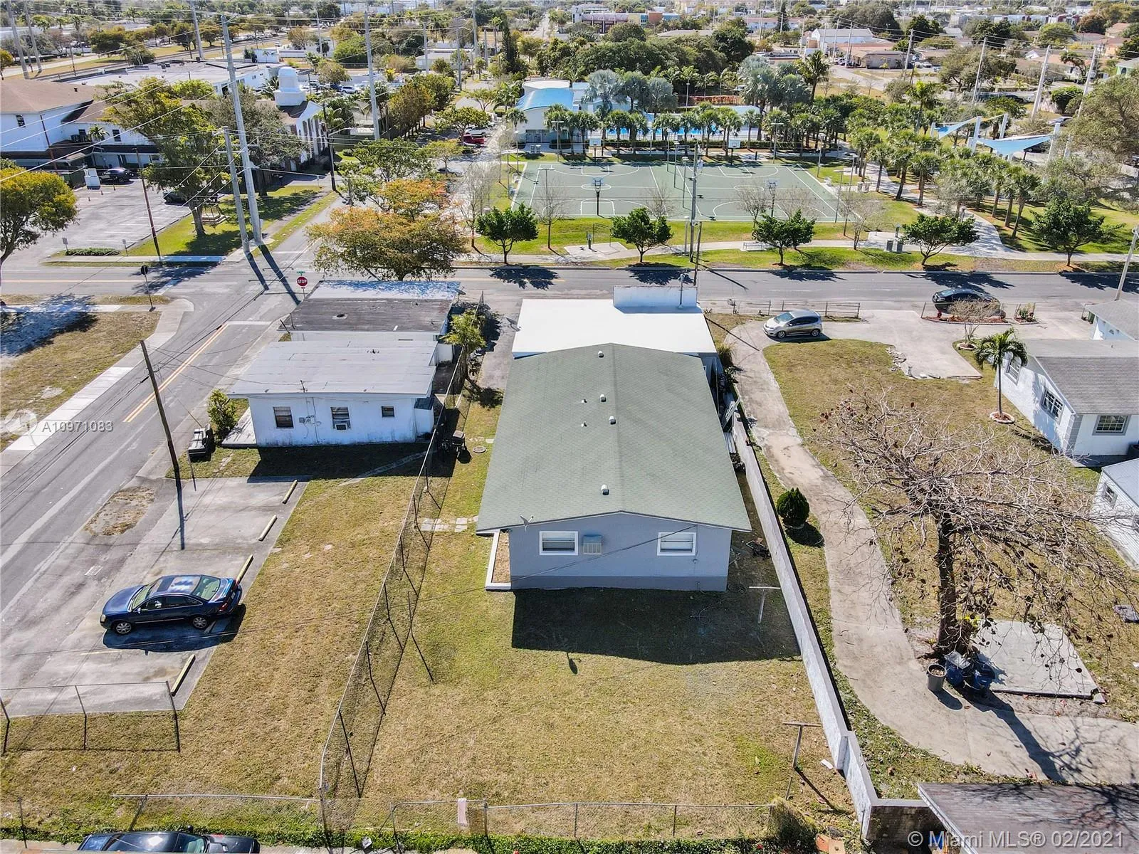 104 NW 9th St, Hallandale Beach FL 33009