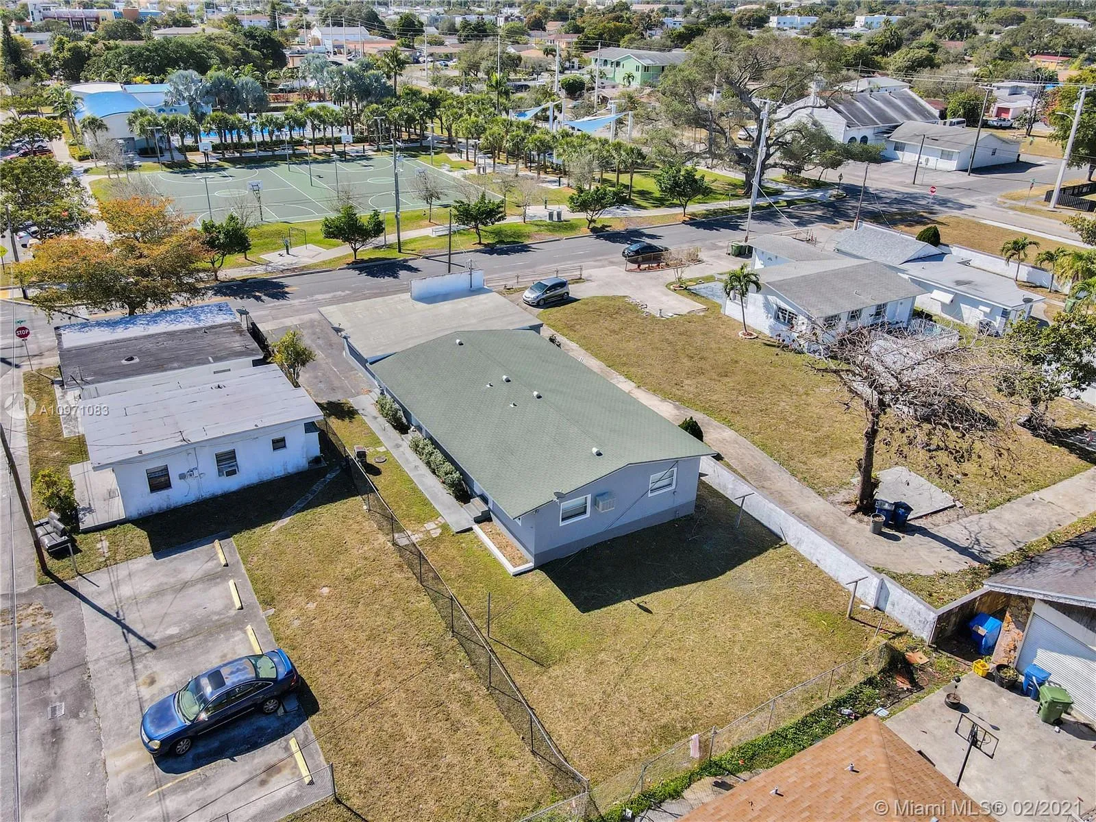 104 NW 9th St, Hallandale Beach FL 33009