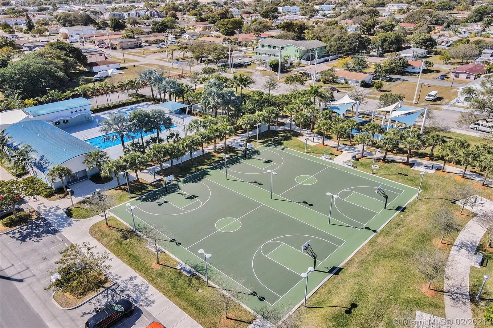 104 NW 9th St, Hallandale Beach FL 33009