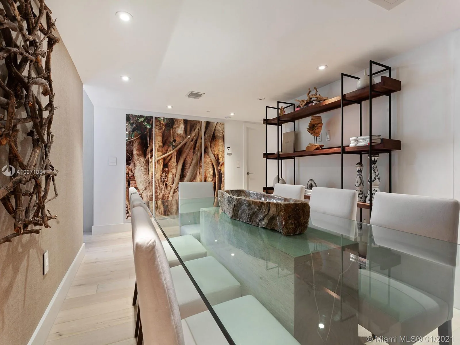 102 24th St # 1440, Miami Beach FL 33139