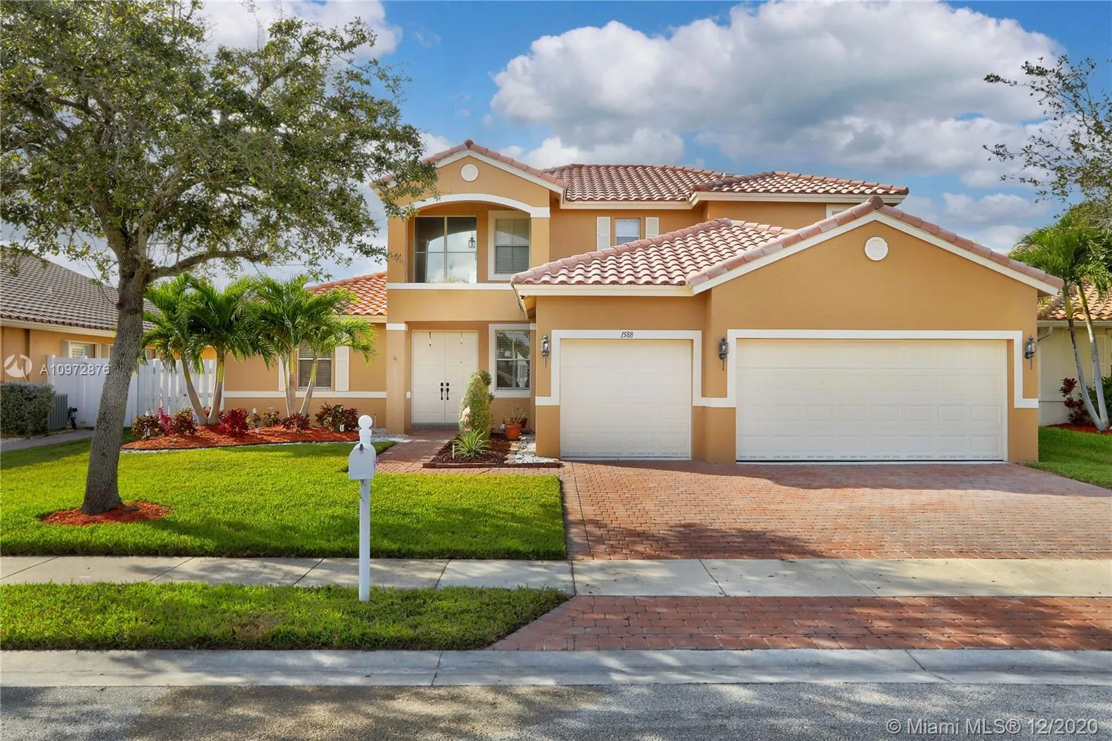 5 bedroom 3 bath for sale at 1588 SW 191st Ave, Pembroke Pines FL 33029