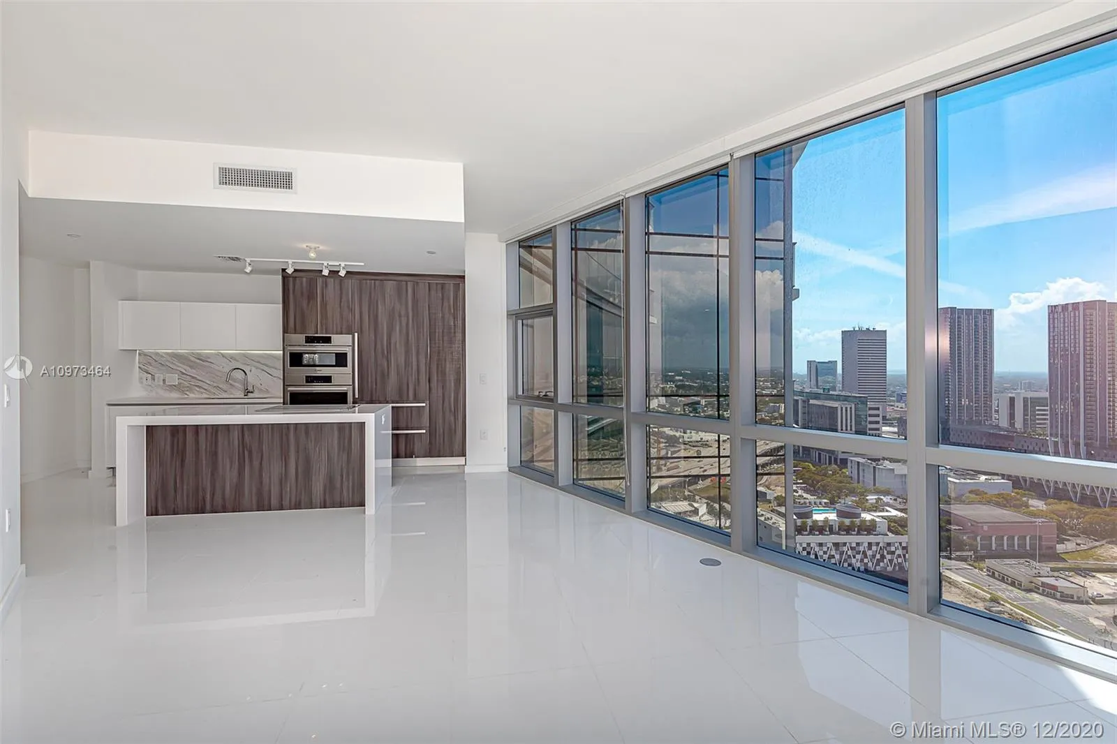 1 bedroom 1 bath for sale at 851 NE 1st Ave # 2802, Miami FL 33132