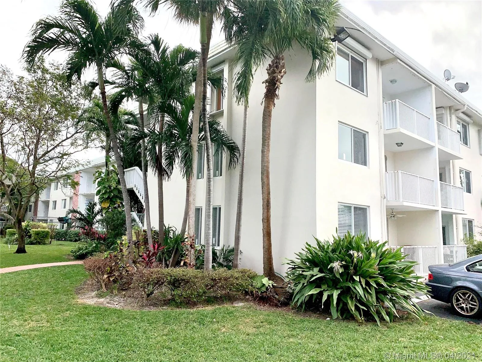 1 bedroom 1 bath for rent at 240 Galen Dr # 112, Key Biscayne FL 33149
