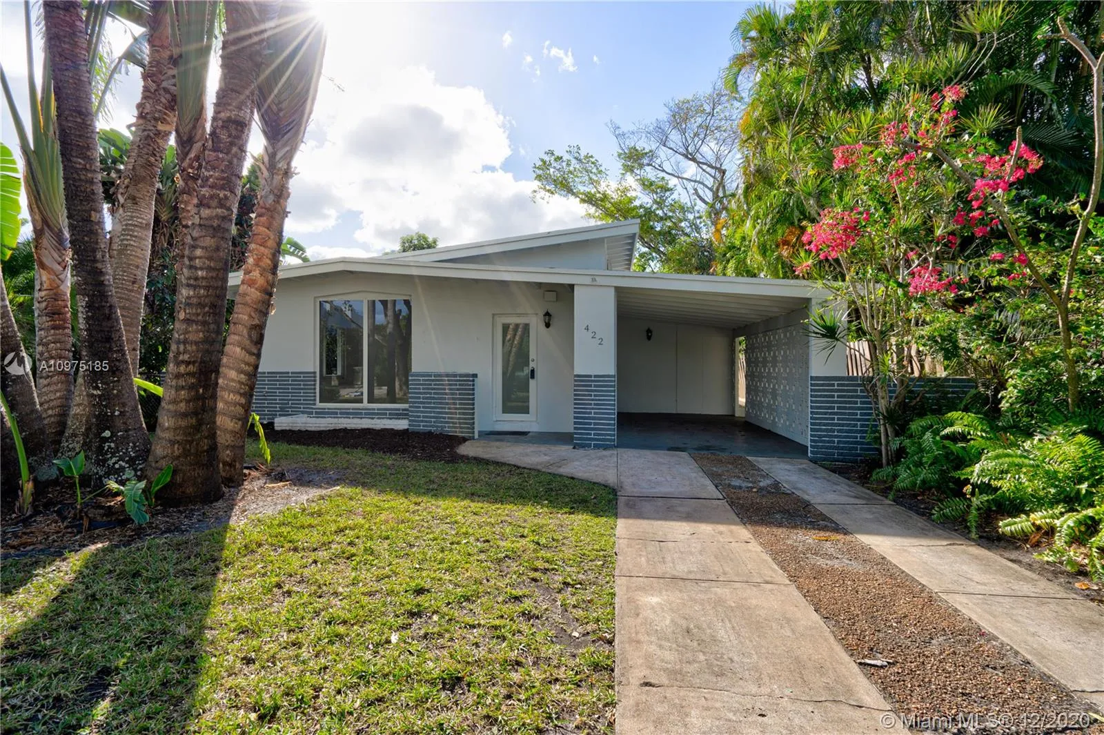 4 bedroom 3 bath for sale at 422 31st St, West Palm Beach FL 33407