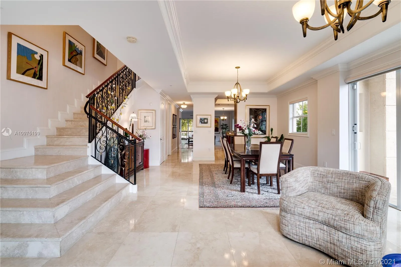 50 Alhambra Cir # 112, Coral Gables FL 33134