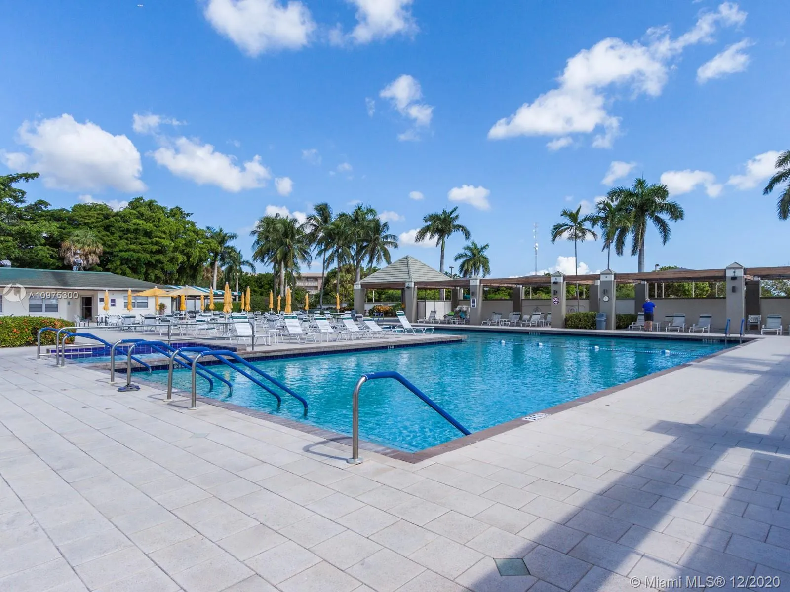 2304 Lucaya Ln # J4, Coconut Creek FL 33066
